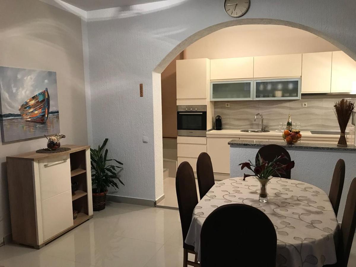 Apartments Bikic Marina Ngoại thất bức ảnh